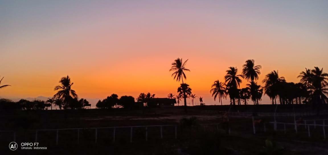 Wera Beach Kadumbul Exterior foto